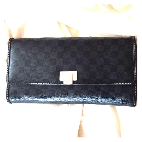 Liz Claiborne Blk Wallet - Picture 1 of 7